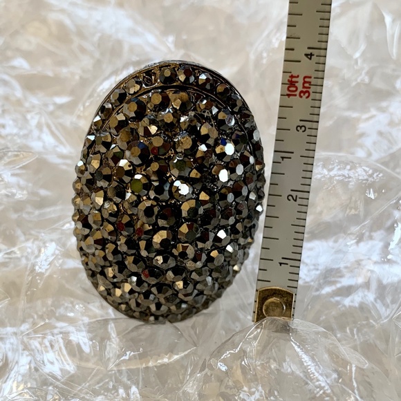 BLACK CLUSTER RING - Picture 3 of 4